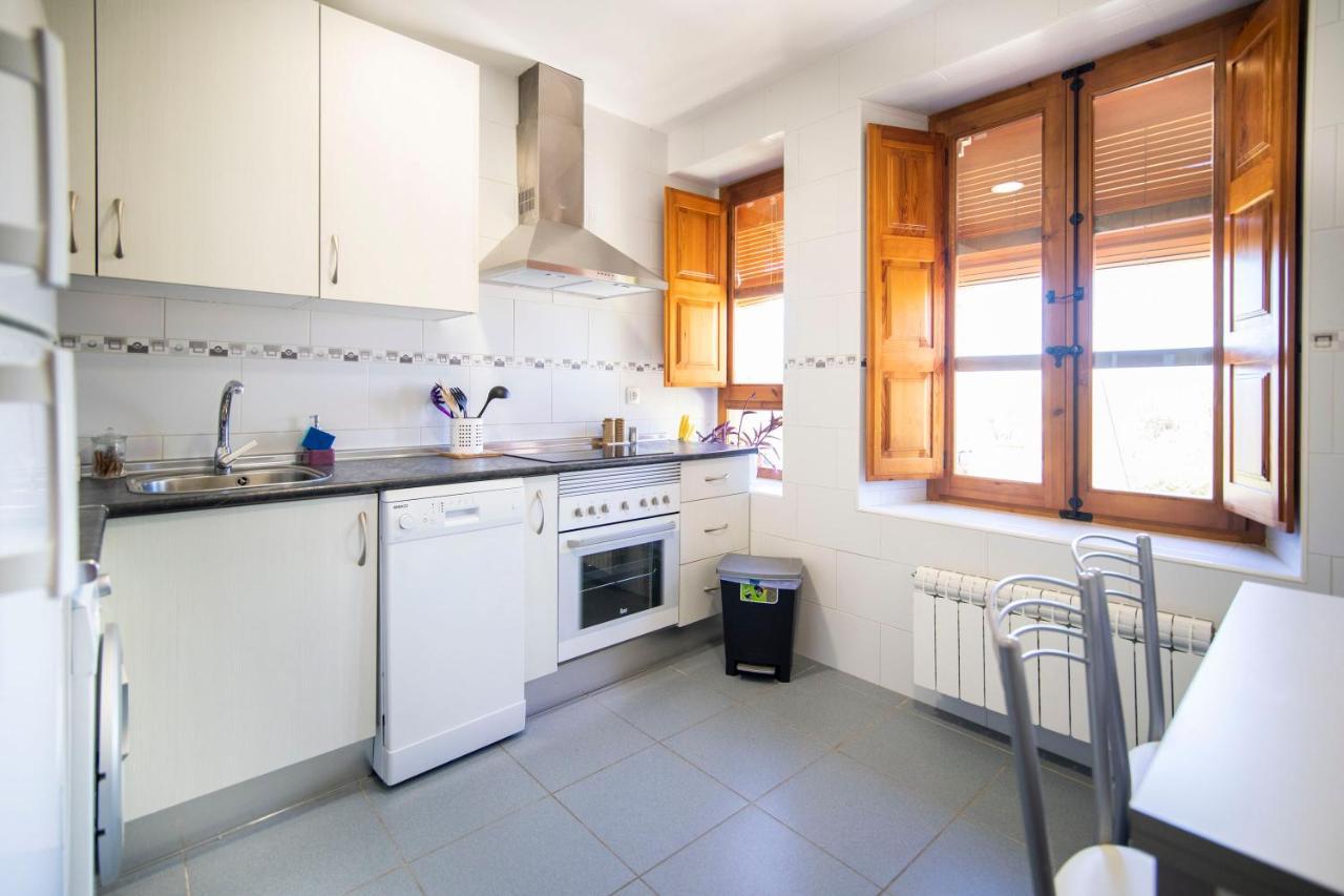 Apartamentos Ribera Del Duero Las Escuelas Vadocondes Esterno foto